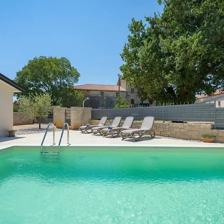 Crystal With Pool